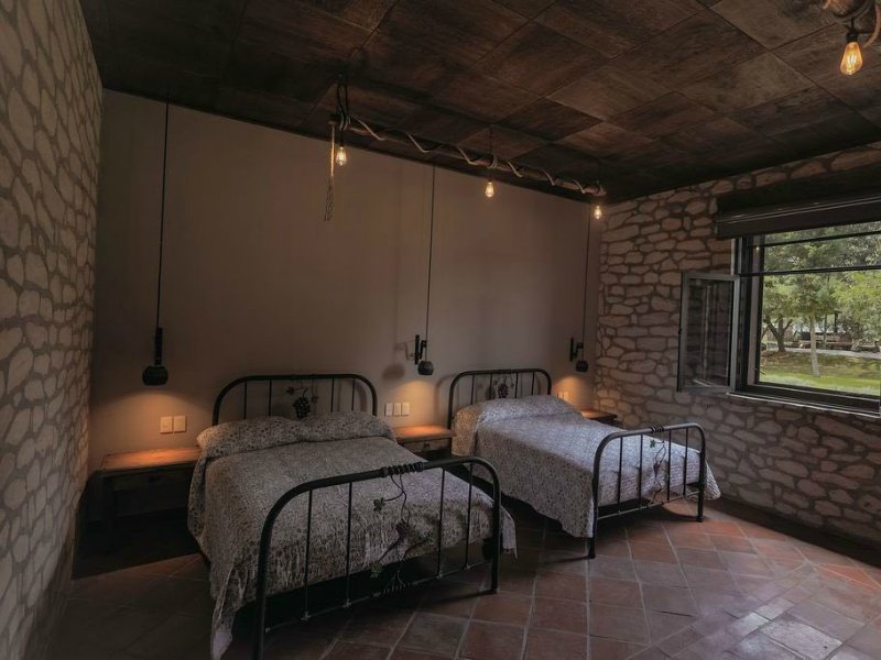 1 Hotel 1000×6000005